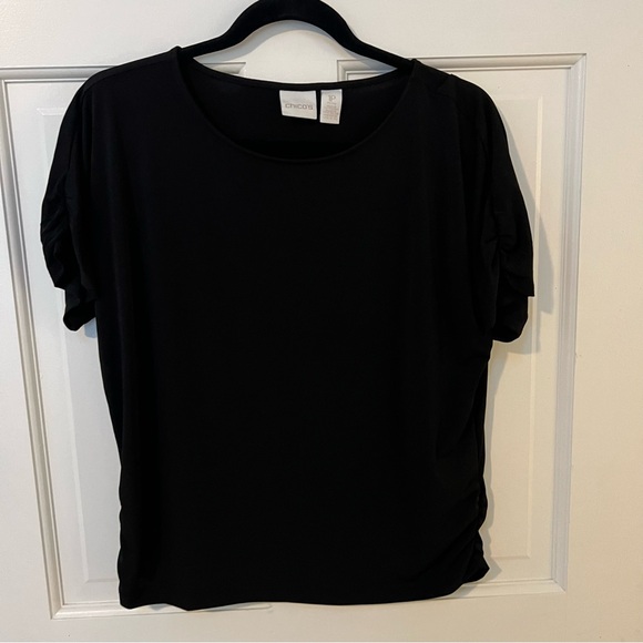 Chico’s Black Ruched Detail Scoop Neck Short Sleeve Tee - Petite Medium Preowned - Picture 4 of 10